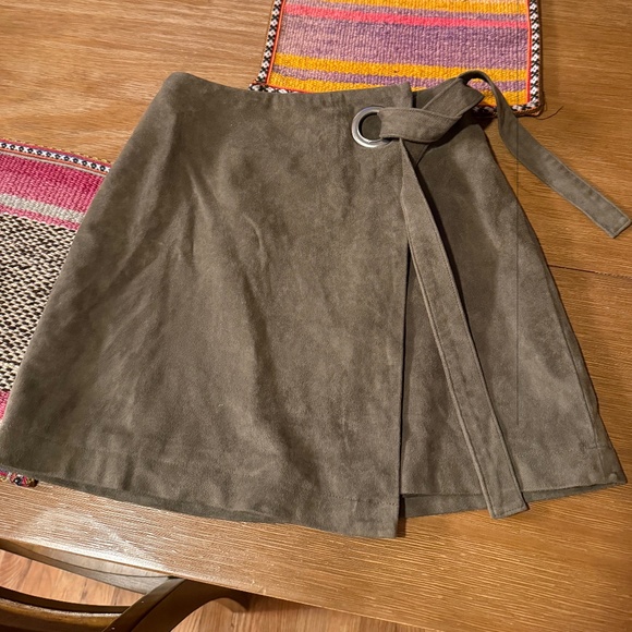 Abercrombie & Fitch Dresses & Skirts - Abercrombie and Fitch Mini Skirt